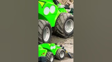 Power in tight spaces #shorts #avant #avantloader