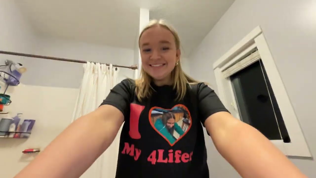Aubrey’s vlog!! Rizz and merch edition! 