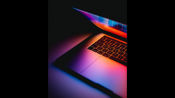 So sánh macbook và laptop đ6òng giá