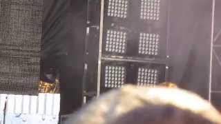 Chris Lane Broken Windshield View 62214