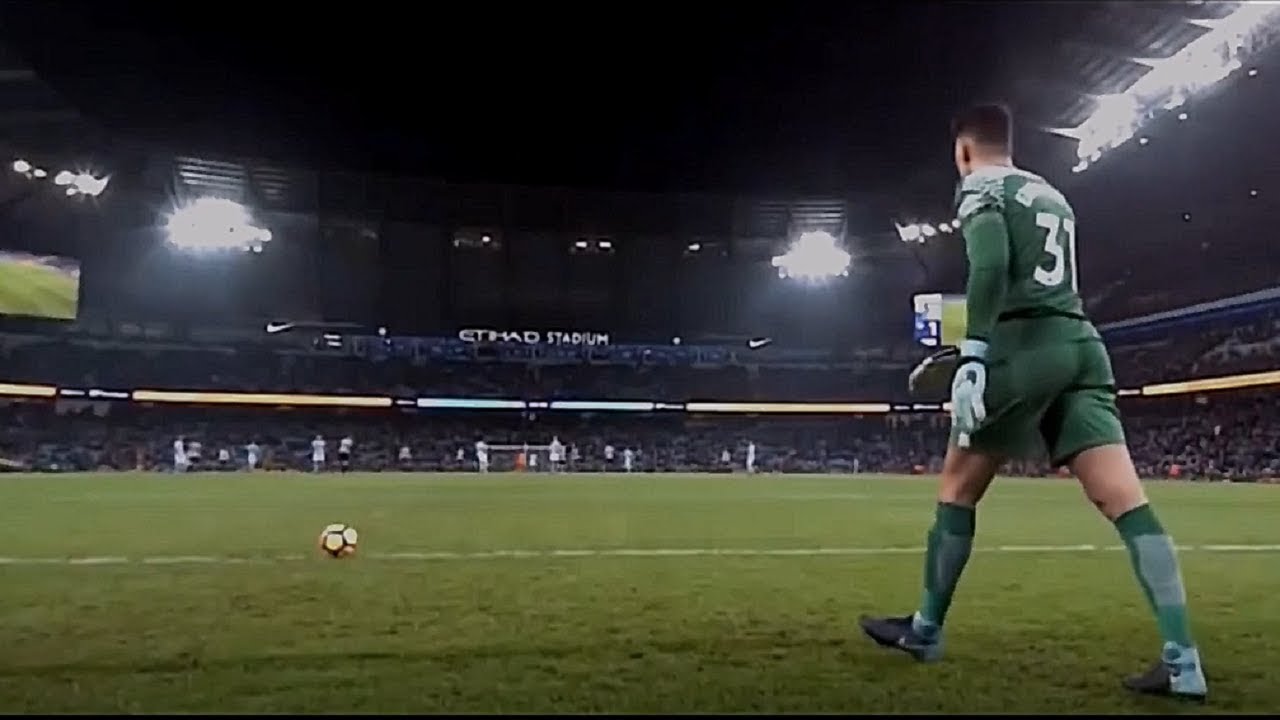 エデルソン モラレス Gkほど進化したポジションはないだろうと思える程のプレー サッカー Ederson Moraes Scooer Youtube