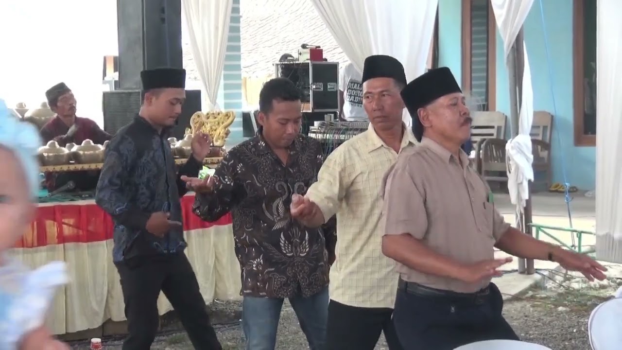 PERNIKAHAN DINDA & THOYIB 1