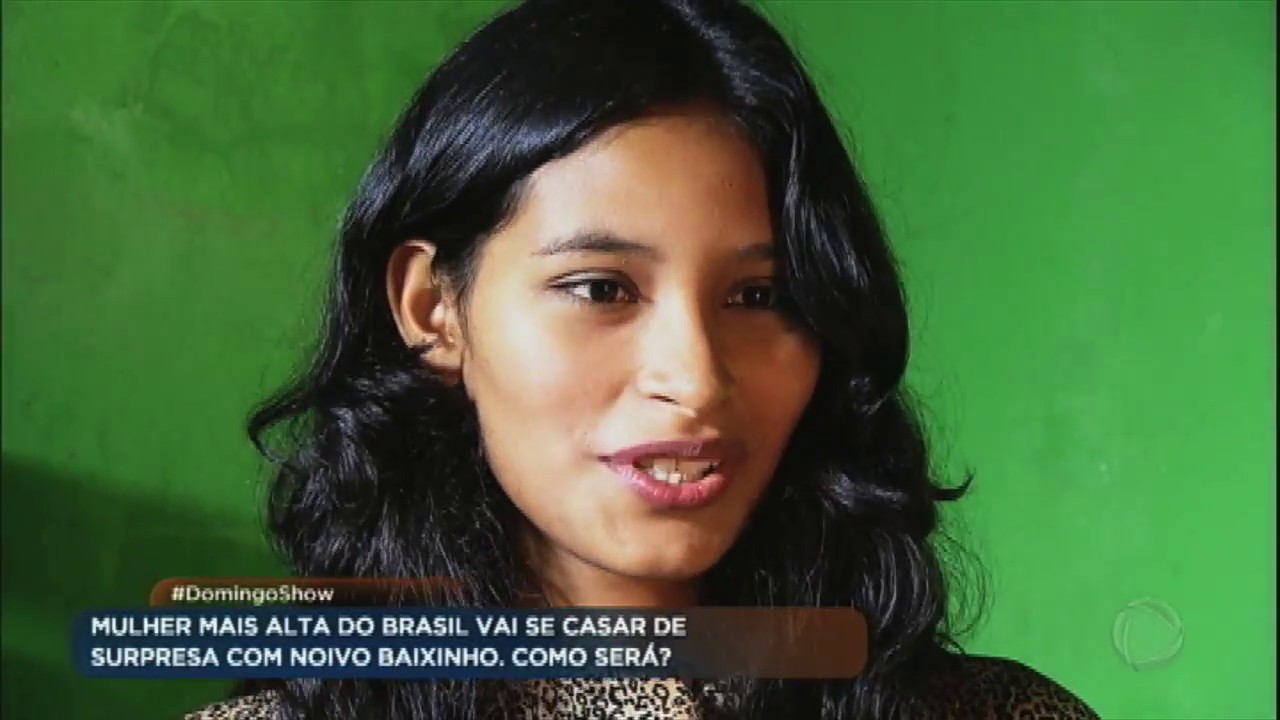 Domingo Show realiza sonho de casar da maior modelo brasileira