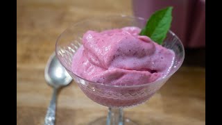 Strawberry Ice Cream in 30 Seconds