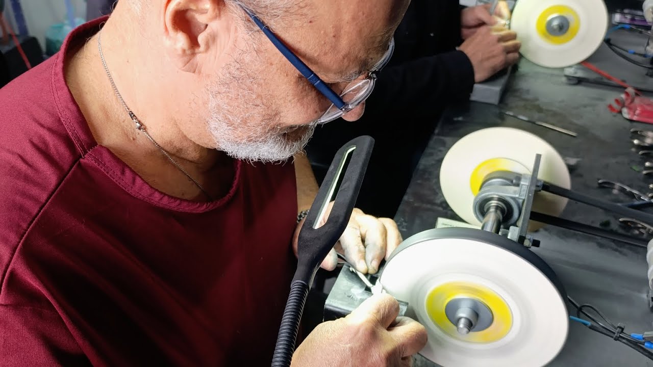 Treinamento de Afiação na Máquina Certha | Aluno em Ação