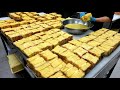 식빵의 진화는 어디까지!? 크림치즈 듬뿍 마늘식빵 만들기 Cream cheese garlic bread mass making process - Korean street food