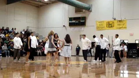 Le Grand High School Lip- Sync... JUNIORS(part 1) 2009-2010.MPG