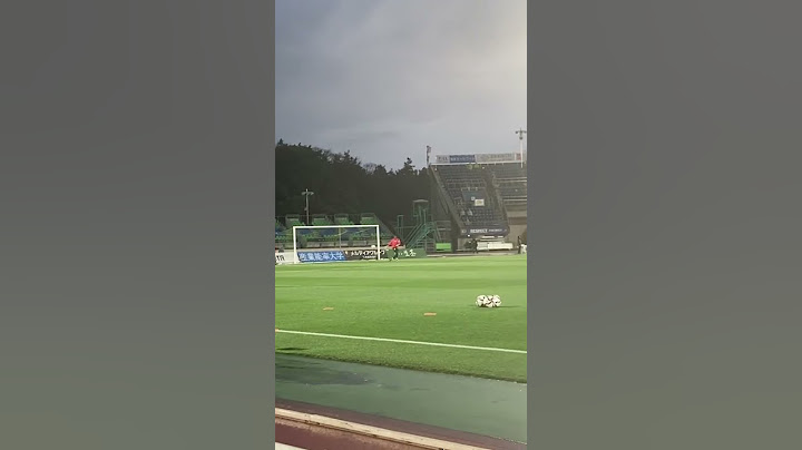 🔴高速逆回転！低弾道のフィードキック練習！大雨の中の鈴木彩艶（スズキ　ザイオン）練習をピッチレベルで見てみる浦和レッズJリーグ　日本代表＃浦和レッズ＃日本代表＃SAMURAI BLUE＃shorts