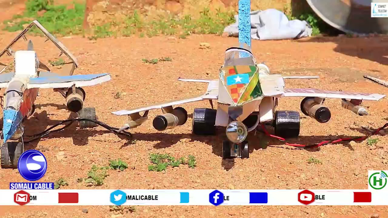 Wiil Da’yar oo ku nool Deegaanka Xarfo ayaa soo bandhigey Diyaarad Macmal ah oo uu sameeyey