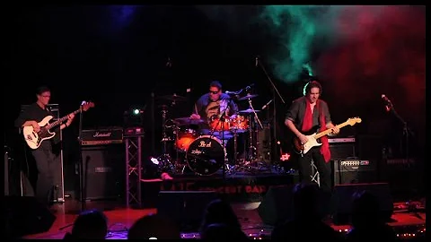 Steve Riddle Band performing "2012"