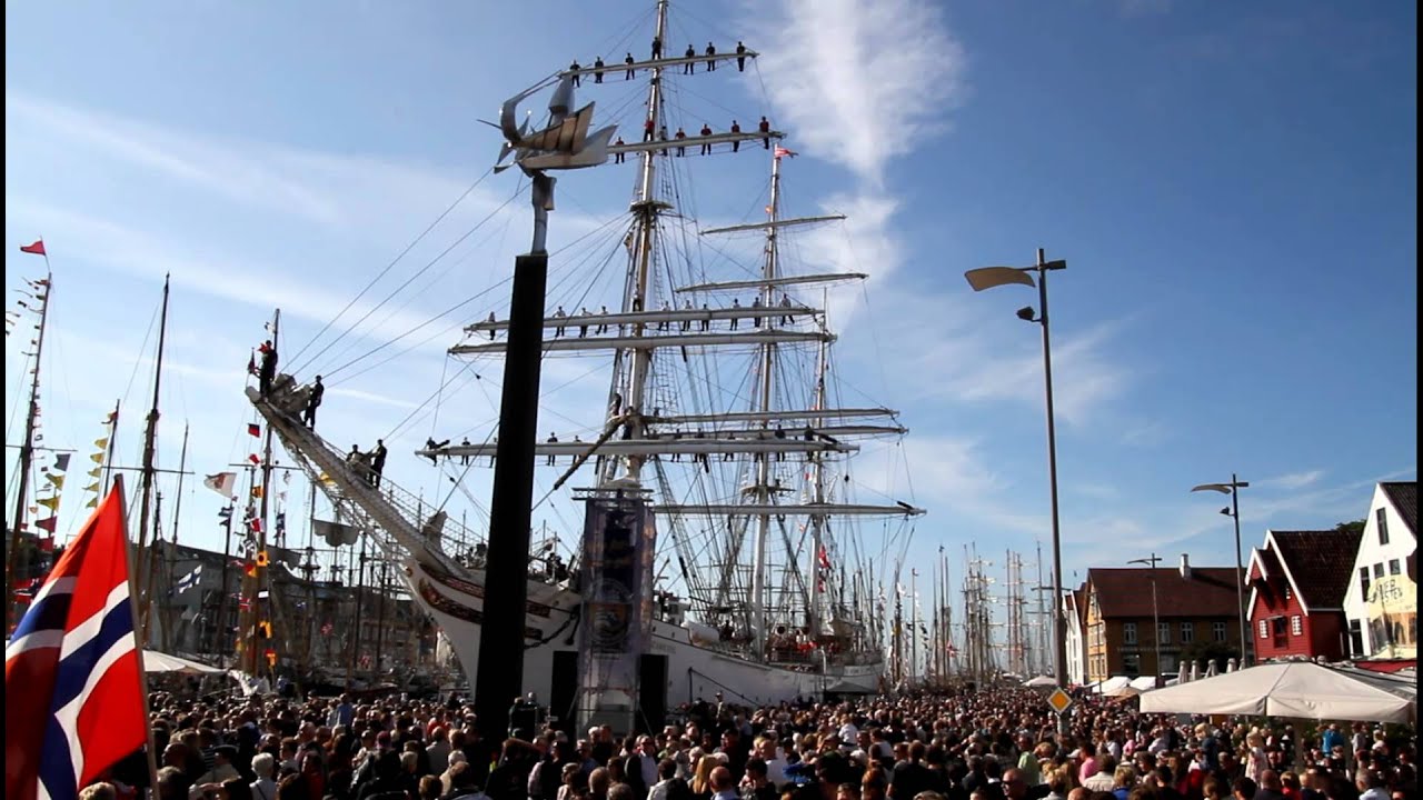 Shanty (seamans working song) from Statsraad Lehmkuhl in the Tall ships races in Stavanger