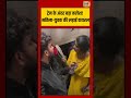 Train के अंदर बड़ा कलेश! महिला युवक की लड़ाई वायरल | #viralvideo #train #trainfight #women