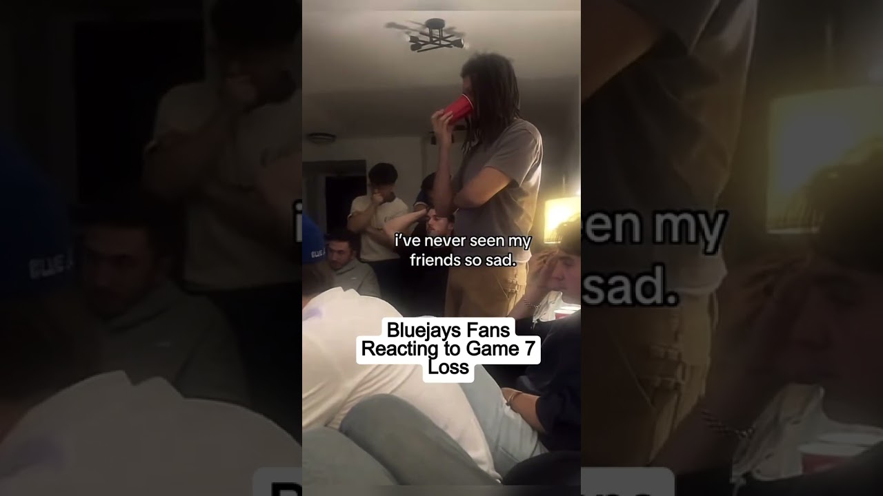 Болельщики «Блю Джейс» реагируют на поражение в седьмой игре 🤣🤣🤣 