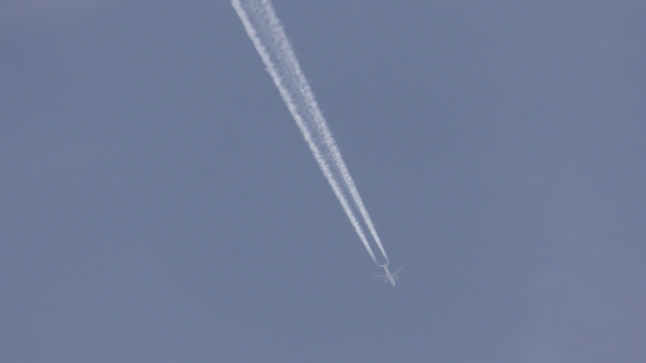 airshow schedule share Air France Boeing 777 good contrail F GSPL seen CBG 28aug19 205p CDG 2 YYZ
