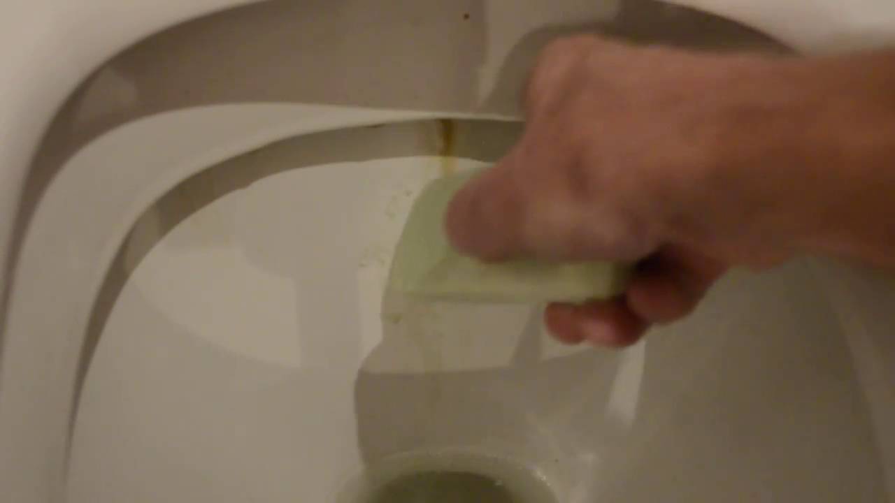 Come Rimuovere le Macchie di Calcare dal WC