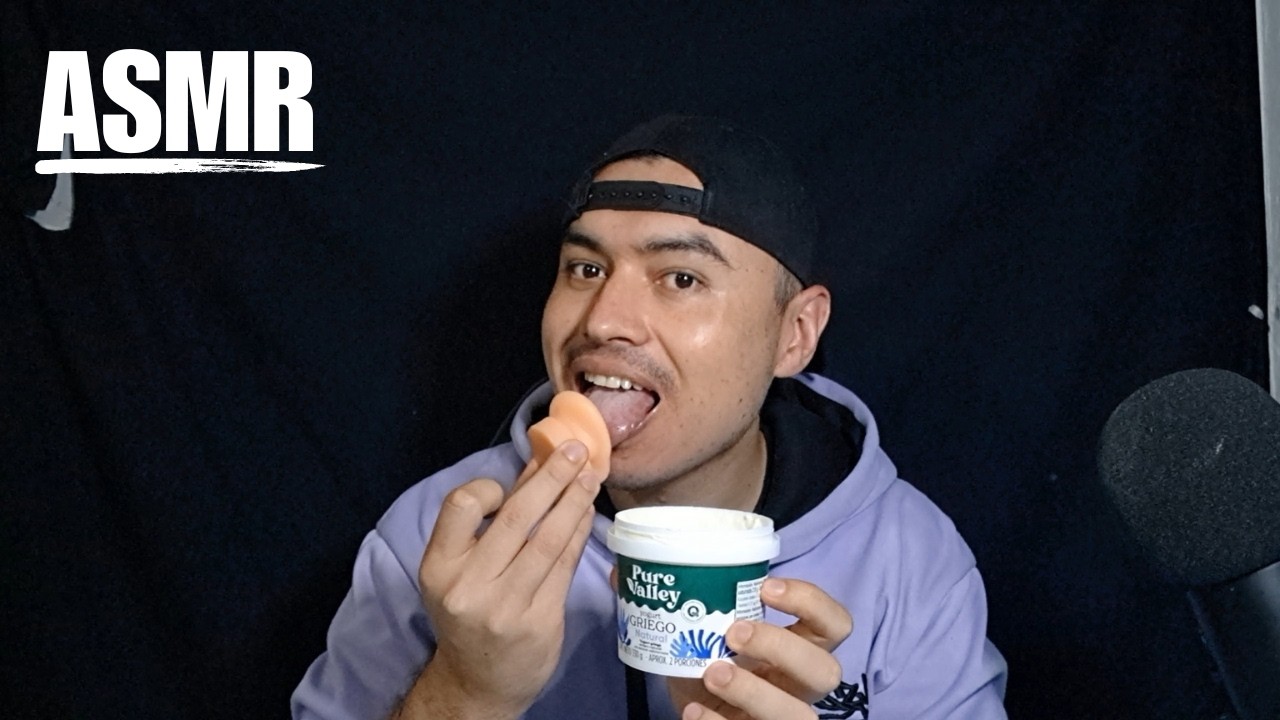 ASMR comiendo yogurt con orejita