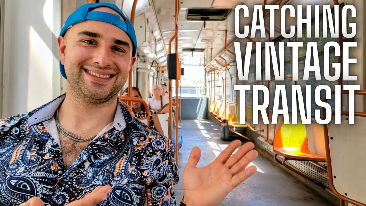 Попытка поймать старые транзитные транспортные средства в Бухаресте, Румыния