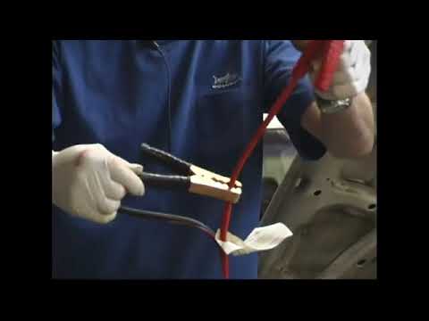 Video: Hvordan fjerner du trygt jumperkabler?