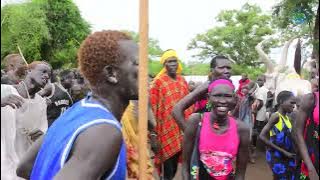 “Agaar Madong” is a hit new classic Dergel by Ajak Malueth Ajok aka Nuer e Panga.