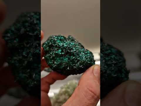 Brochantite with Malachite // Alnif Morocco // 238g // 6,5cm x 4cm x 7,5cm