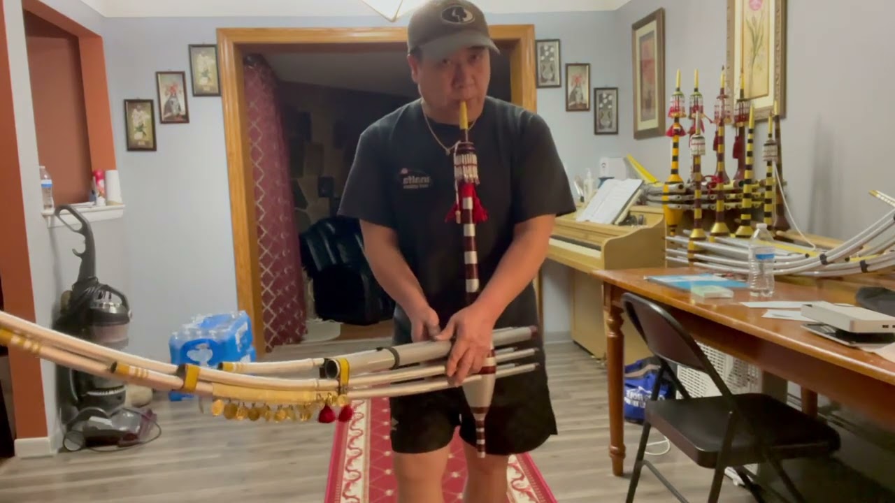 Tshuab ntiv qeej moob leeg ua sw