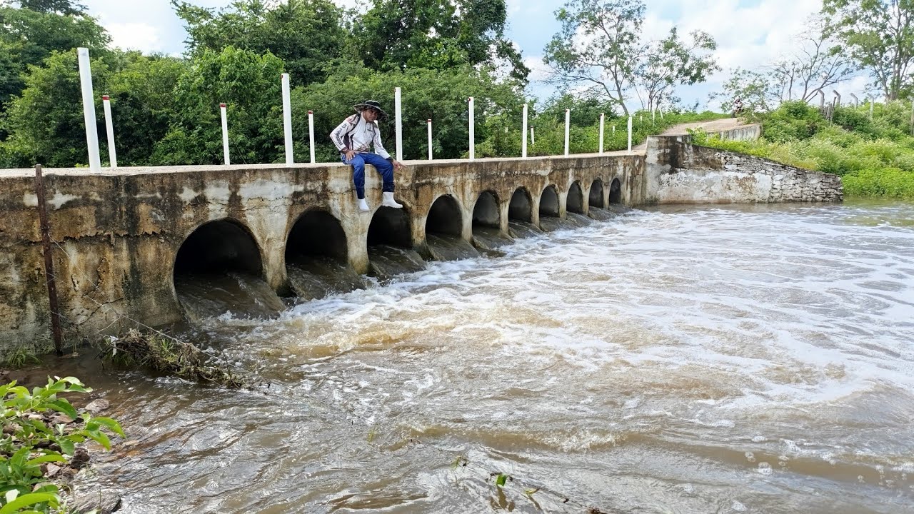 DEPOIS DAS CHUVAS RIOS É RIACHOS CORREM COM FORTE ENCHENTES