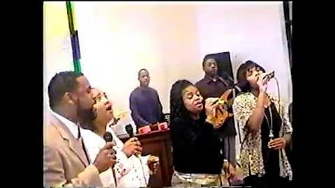 THE HUNTER SINGERS featuring David Bledsoe, "On th...