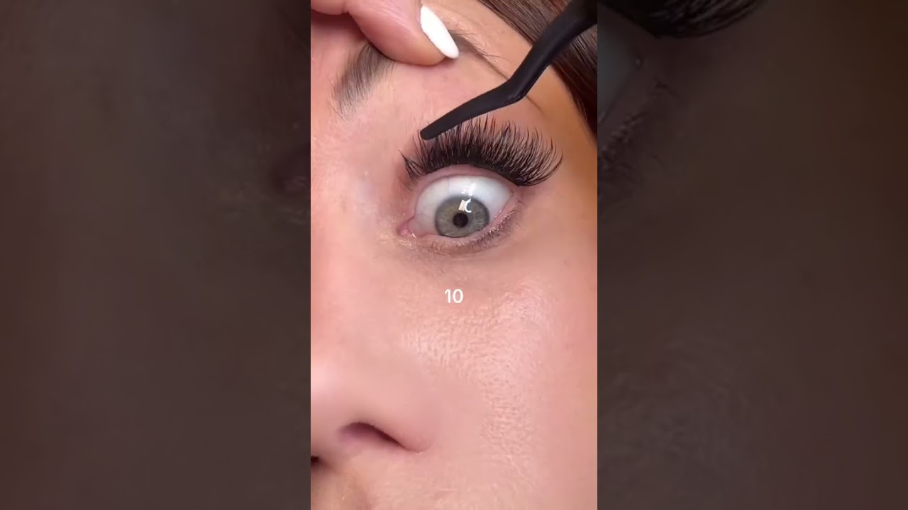 Ready to upgrade your lash game? 💖 