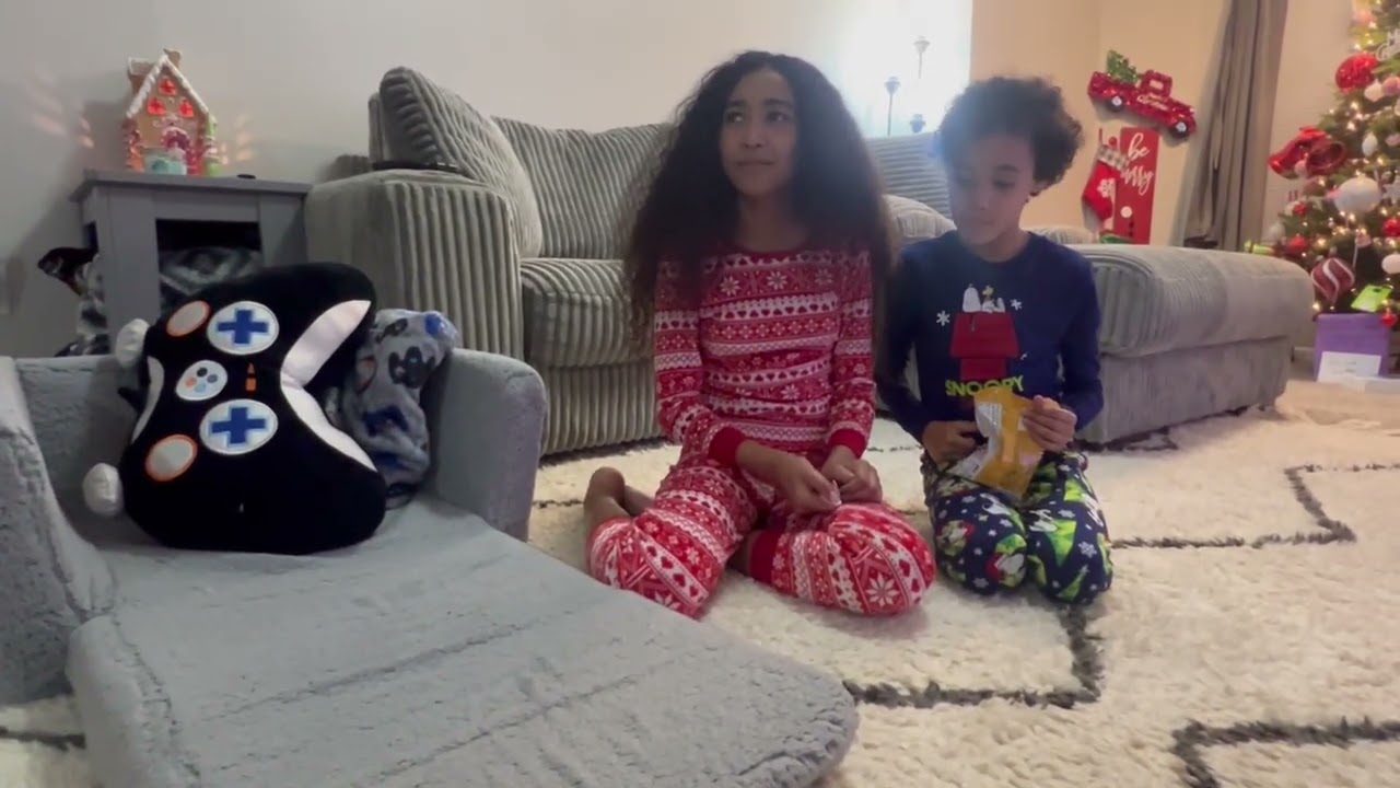 Trying m’s pumpkin pie , merry Christmas and happy new year 🎆 ❤️