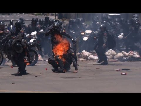 Venezuela vote triggers deadly 'war' in the streets
