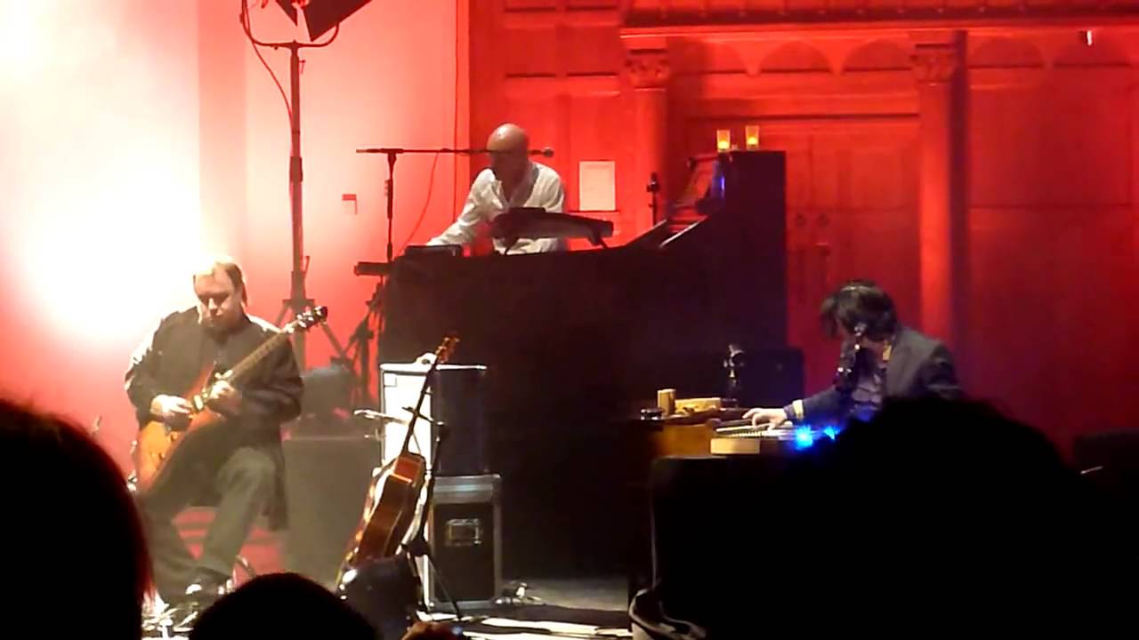 Mira Marillion-Quartz (Live At Cadogan Hall London 7/12/2009) en YouTube Mira Marillion-Quartz (Live At Cadogan Hall London 7/12/2009) en YouTube