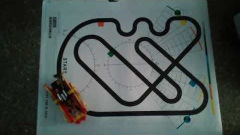 《影片3》1 紅外線自走車 九彎十八拐 想不到 這一關在最後結算當天過了 當初還真沒想到要把感應器放在中央   它變得超會扭的XD