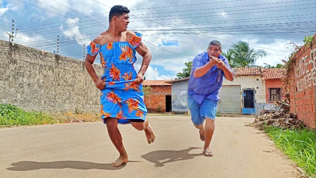 Ele entrou no quintal pra roubar mas não esperava o que poderia acontecer