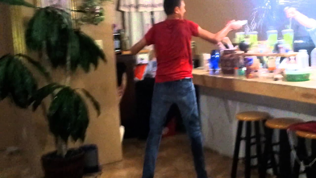 Water fight in kitchen - YouTube