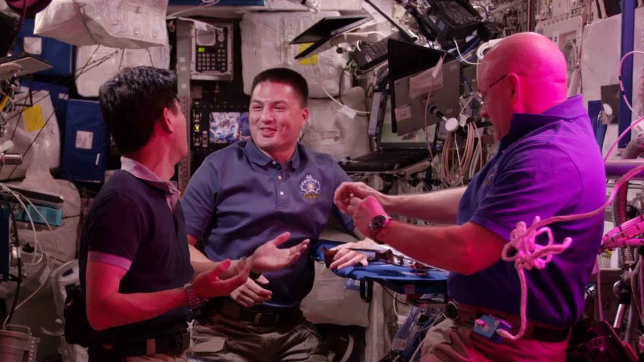 First Lettuce Grown and Eaten in Space | Space in 4K