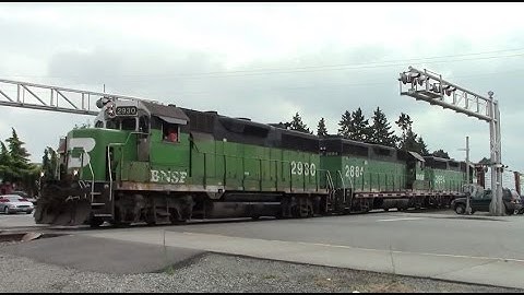 BNSF Local with Solid BN Green Power
