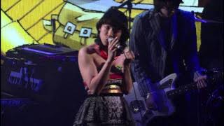 Gorillaz - Empire Ants feat. Little Dragon (Live on Letterman)