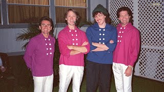 Weird Al filling in for Mike Nesmith at a Monkees Concert @dysequilibrium