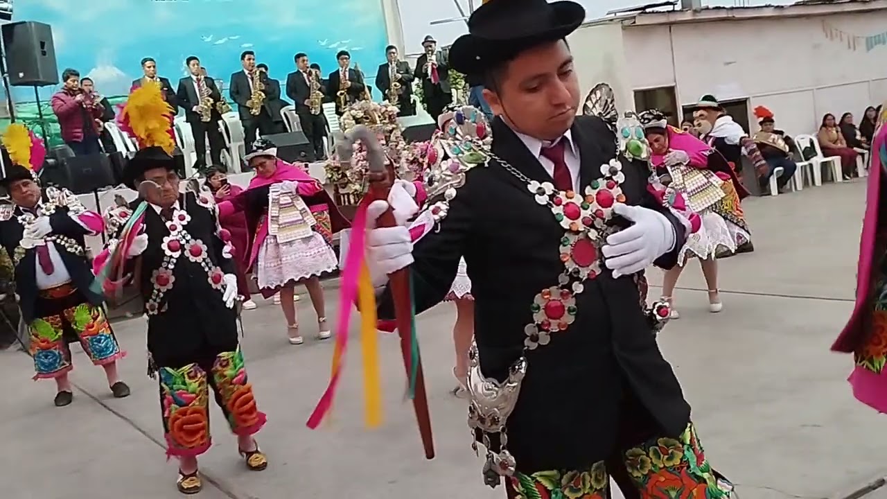 Chonguinada de huasicancha 🎤🎶🎷💃