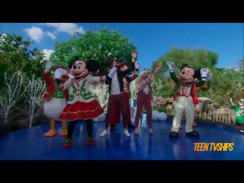 ZOMBIES - Meg Donnelly & Milo Manheim - Wonderful Christmastime
