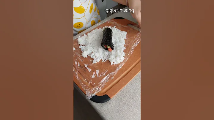 史上无敌简单的日式饭团，好吃到流泪！素食料理《简单快手料理系列ep51》 #shorts - 天天要闻