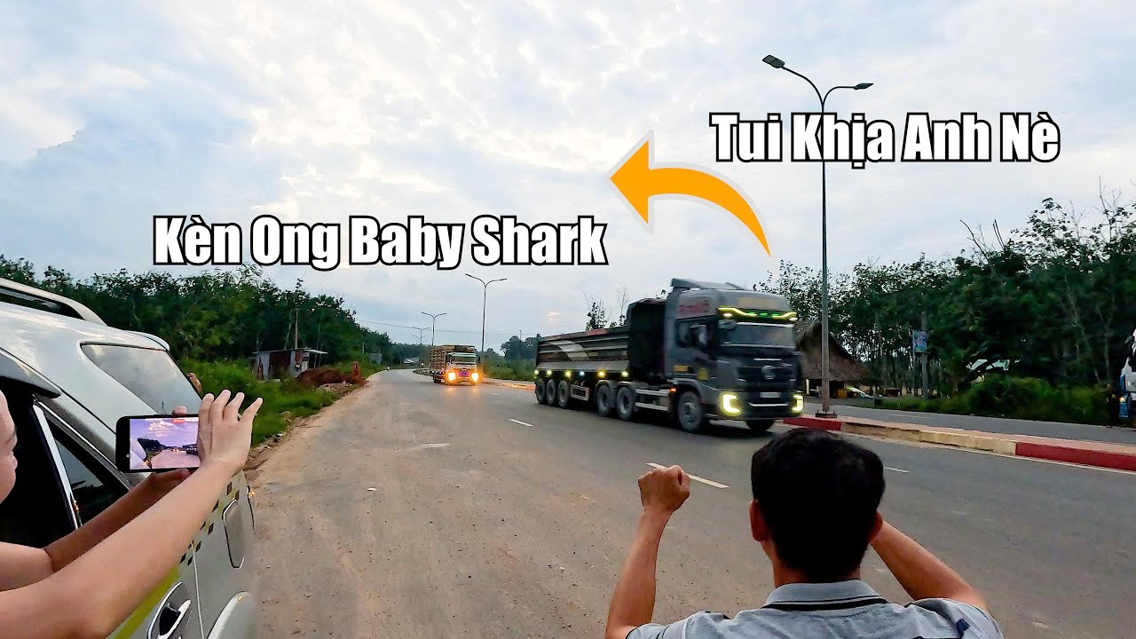 Siêu Báo | Gặp Idol Basuri Đảo Ngược , Kèn Ong 3 Loa Baby Shark!