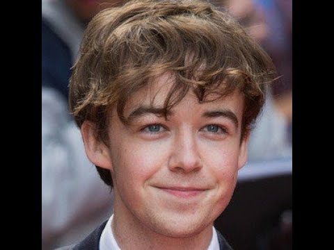 Video: Alex Lawther Neto vrijednost: Wiki, oženjen, porodica, vjenčanje, plata, braća i sestre