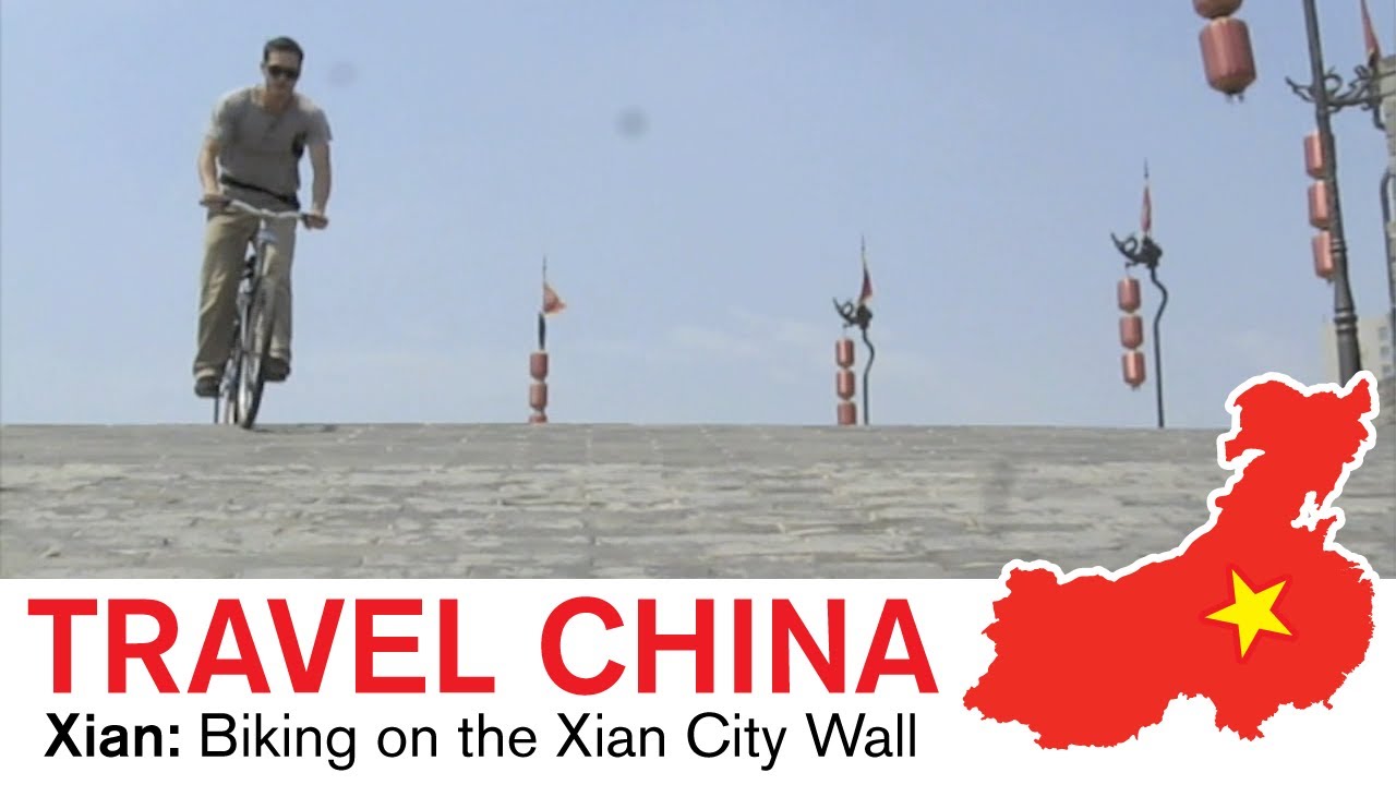 ⁣Xian Travel - Biking on the Xian City Wall