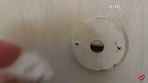Como tirar verniz de maçaneta de porta?