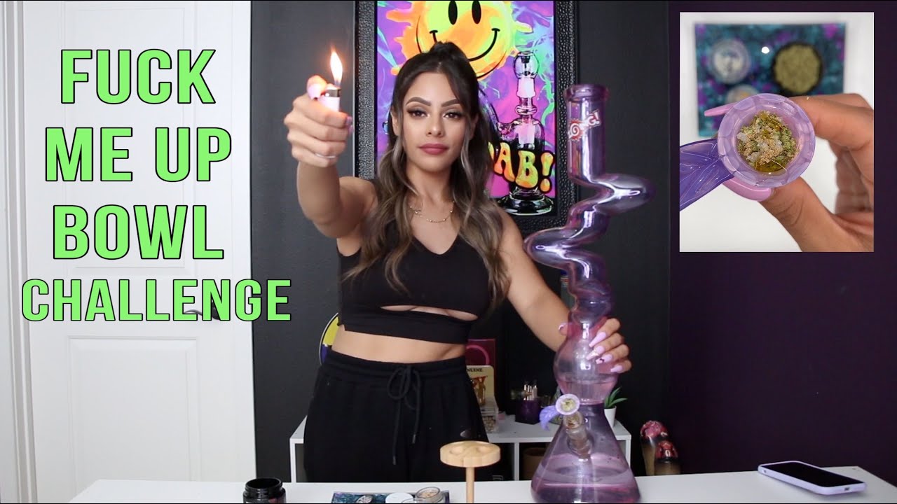 Smoking a Half Gram Bowl Topped With Layers of Wax (Fuck me up bowl) | Queen Cyn