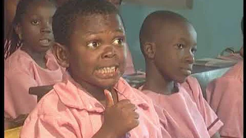 Paw Paw Makes A Funny Sentence In Class - Old Classic Nigerian Nollywood Comedy Skits (Osita Iheme)