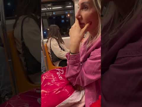 METROYA BİNDİ DİYE UTANAN ZENGİN ARKADAŞIM
