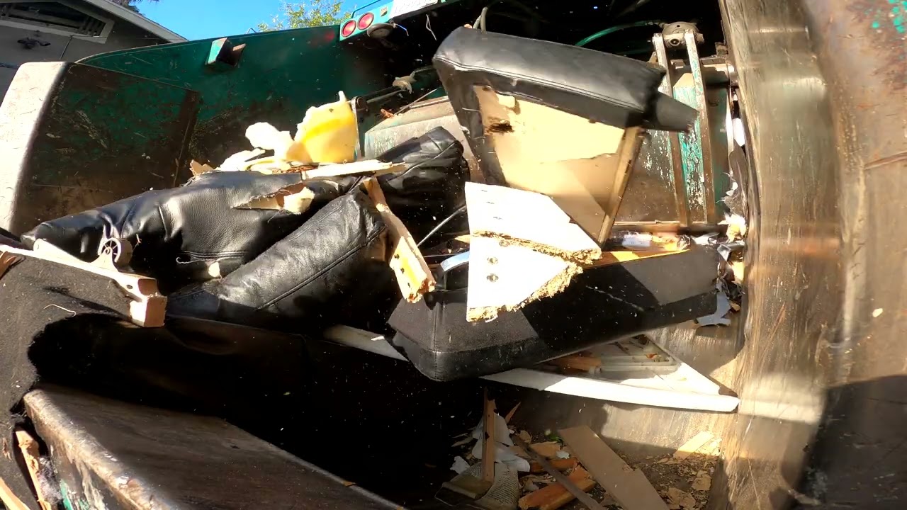Bulky Truck: ASMR Satisfying crushing sounds! Heavy Day! 2 loads!