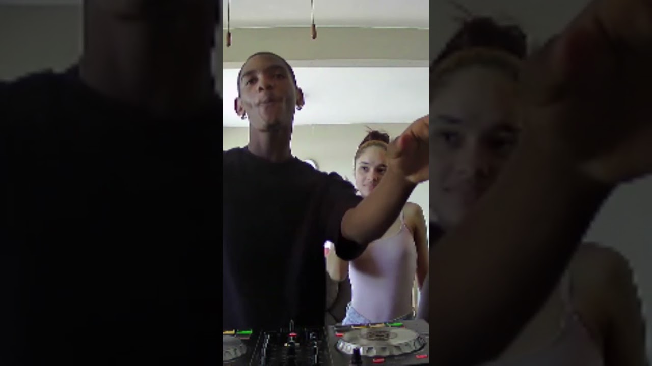 @JAYLYN1zn  on the decks #deephouse #amapiano #southafrica #djmix #mzansimusic #sahousemusic